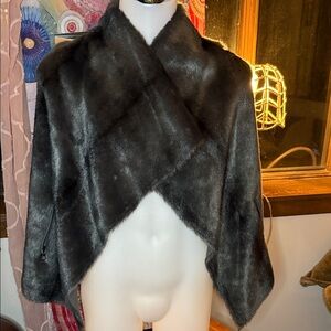 Kenneth Cole New York Gray Faux Fur Trim Sweater Shrug